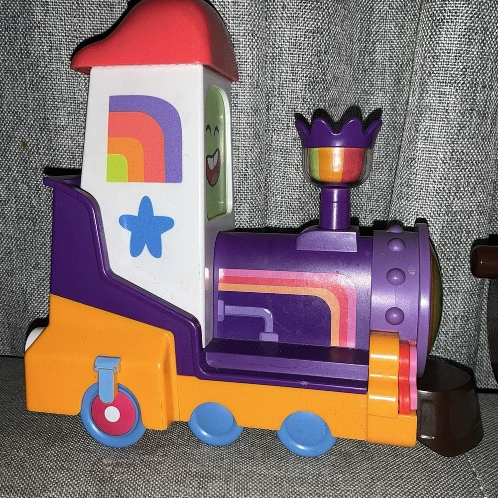VTech Go! Go! Cory Carson DJ Trax The Roll Train Lights Engine And Turntable